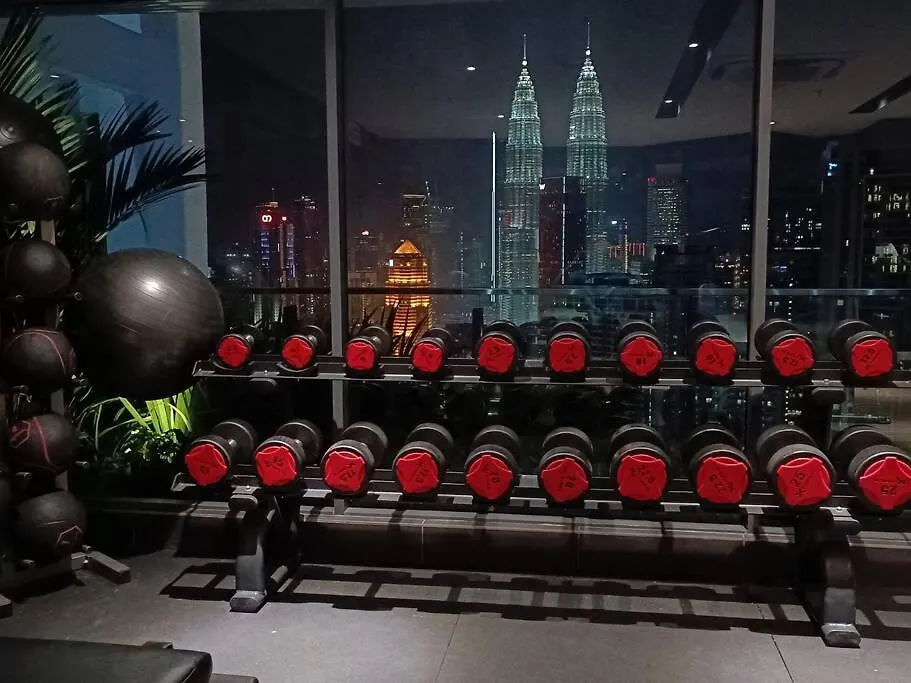 C14A Modern Infinity Pool Klcc View With Balcony Apartment Kuala Lumpur