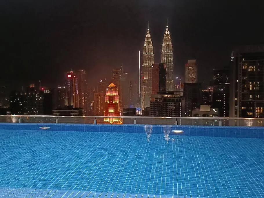 C14A Modern Infinity Pool Klcc View With Balcony Apartment Kuala Lumpur Malaysia