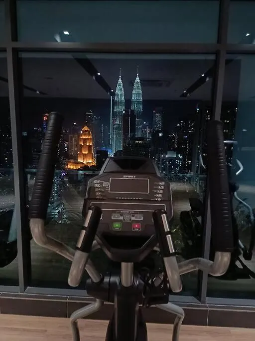 C14A Modern Infinity Pool Klcc View With Balcony Apartment Kuala Lumpur